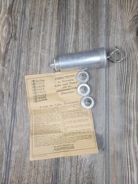 Vintage Aluminum Cake Decorator Set Plunger Icing Syringe 4 Piping Tips Guide